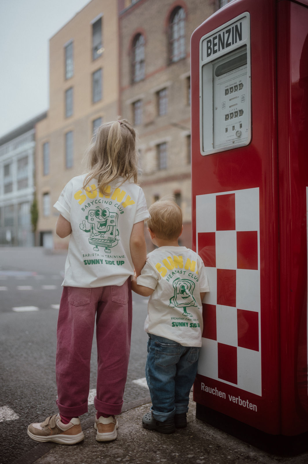 Sunny Side Up Charity Shirts für Kinder – Babyccino Club und Breakfast Club