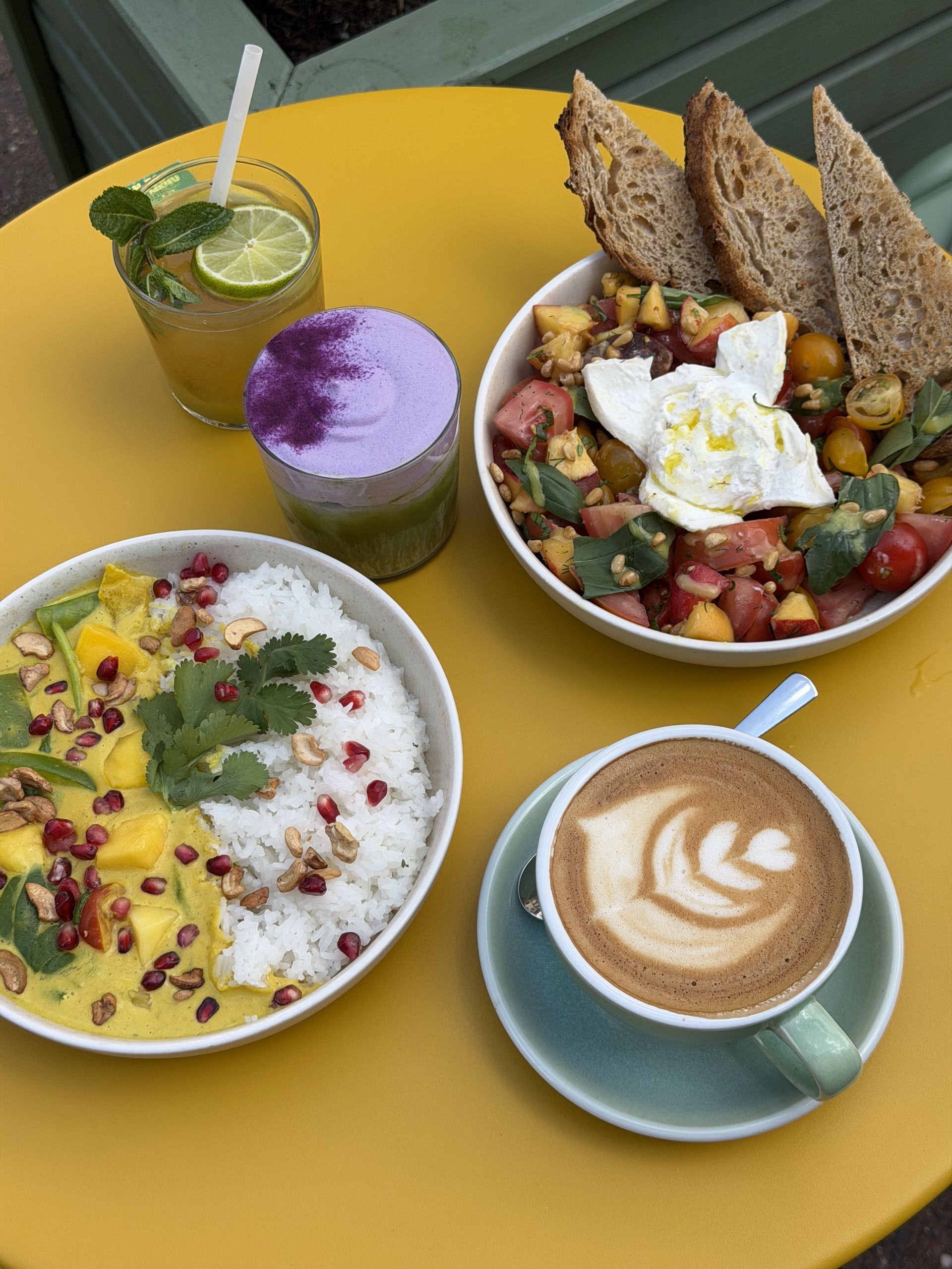 Warmes Lunch-Gericht aus unserer wechselnden Mittagskarte