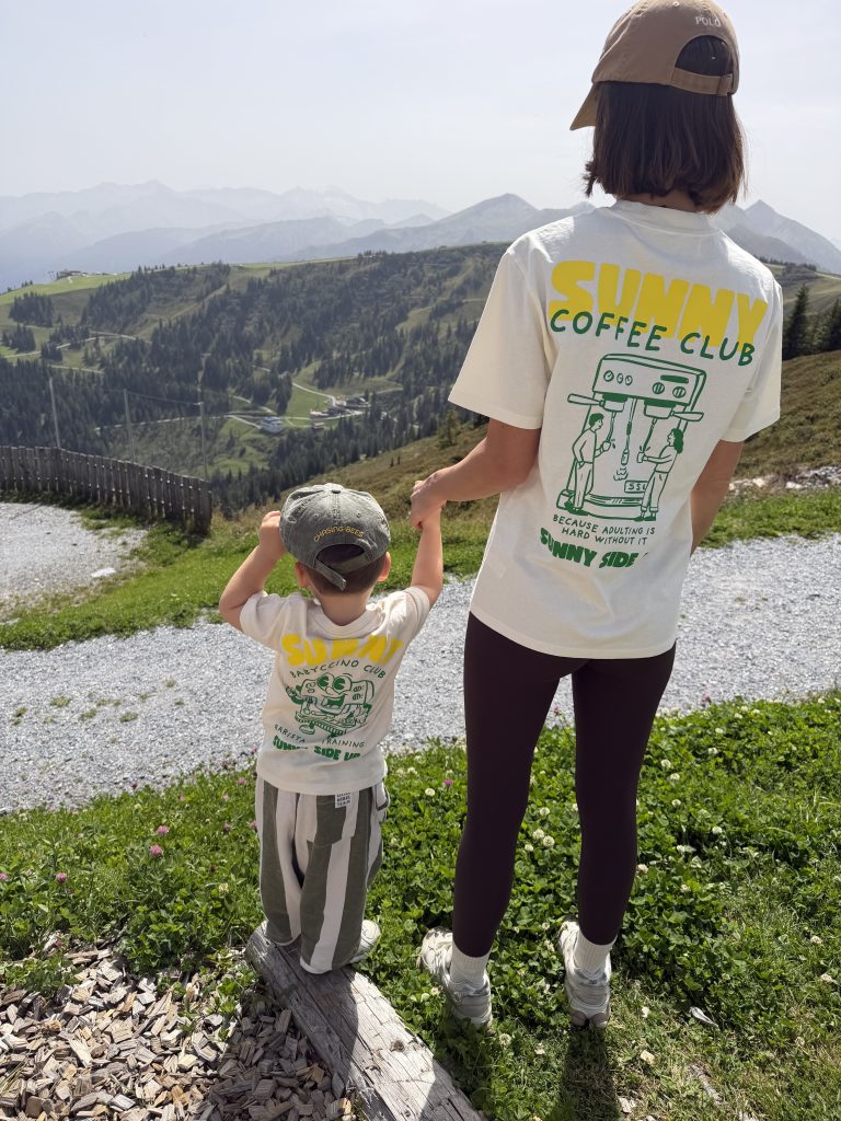 Sunny Side Up Charity Shirts – Familie mit Coffee Club und Babyccino Club Shirts