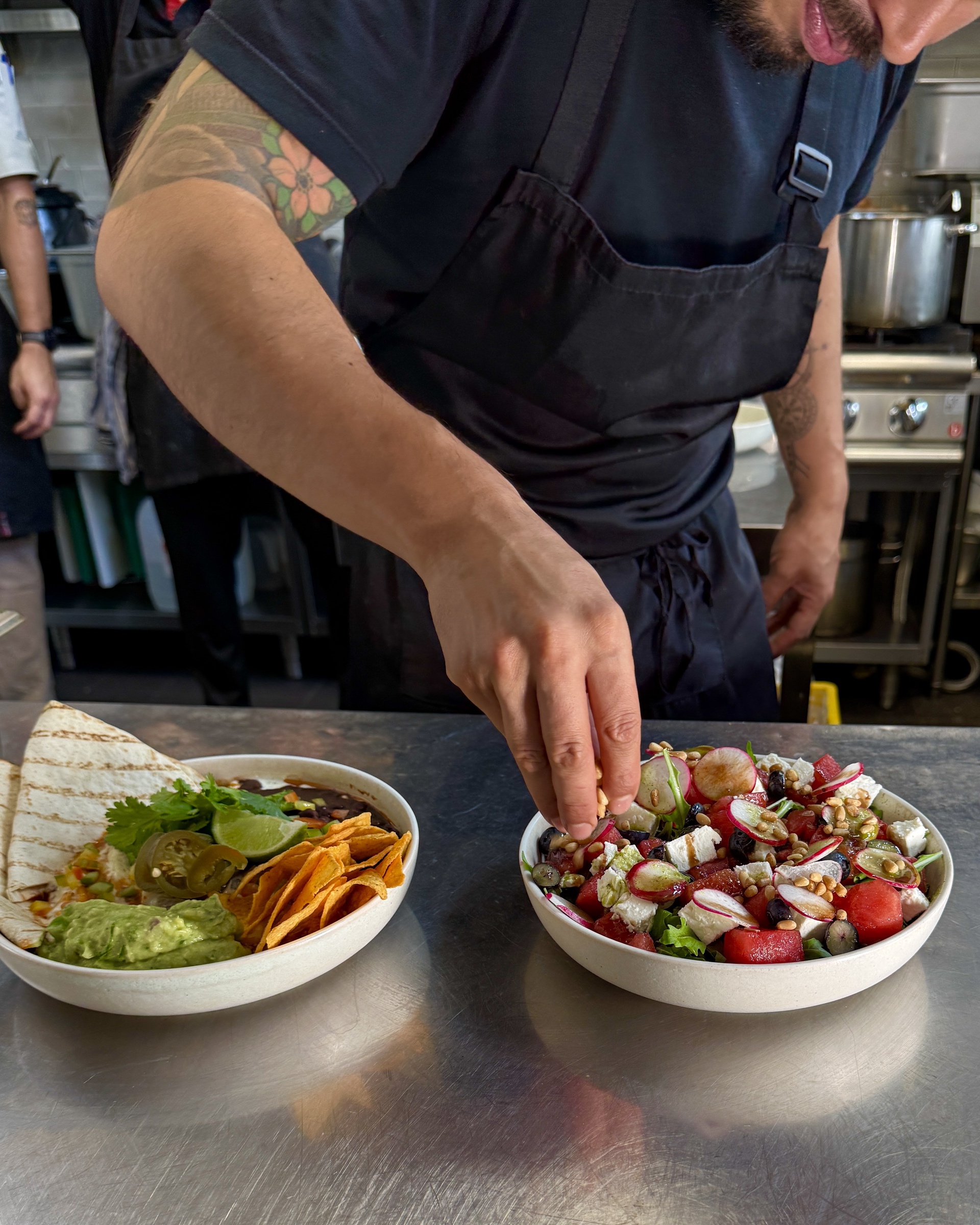 Frischer Salat als kaltes Lunch-Gericht